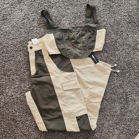 FN cargo pants w/ crop top set - Picture 5 of 5